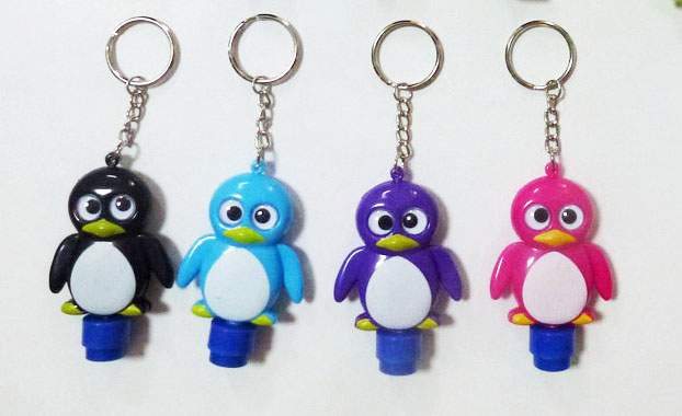 010K-10 penguin keychain with moving fins